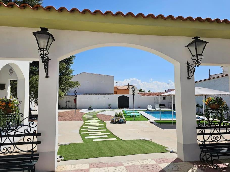 La Casa Del Arbol Villa Fuentiduena de Tajo Ngoại thất bức ảnh